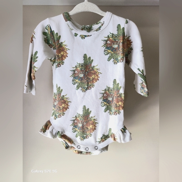 Kate quinn ruffle onesie 🌵🌼 - Picture 1 of 6